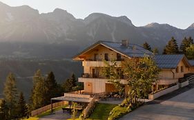 Holzhackerin - The Charming Haus Am Berg